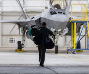 Polskie F-35 w powietrzu. Rajd Powitanie z Polską nad największymi miastami