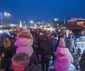 Tłumy na świątecznym Jarmarku Warszawskim. Zapytaliśmy ludzi, co o nim myślą