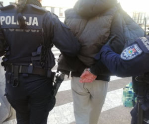 Na tylnym siedzeniu leżała ZŁOTA BOMBKA. Nie uwierzycie, co w niej było 
