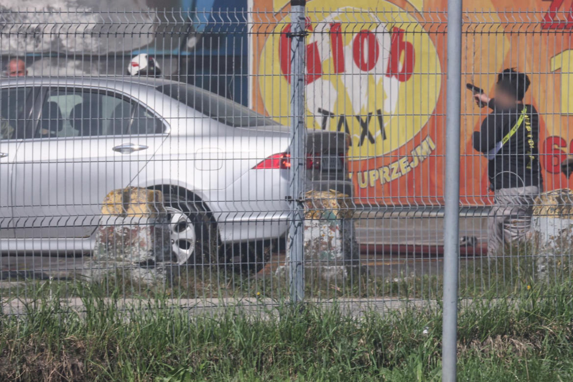 Pożar na Marywilskiej 44. Nieznana osoba z bronią wdarła się na teren centrum 