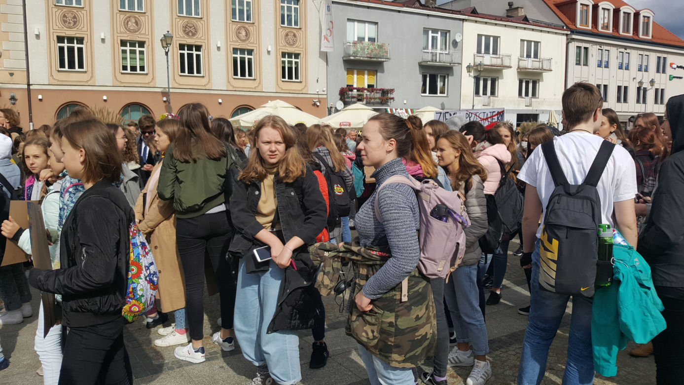 Białystok: Młodzieżowy Strajk Klimatyczny: "Najpierw natura, potem matura"