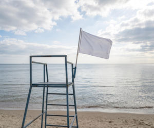 Sinice Gdynia. Czy w Gdyni można się kąpać 18.08? Flaga, warunki pogodowe
