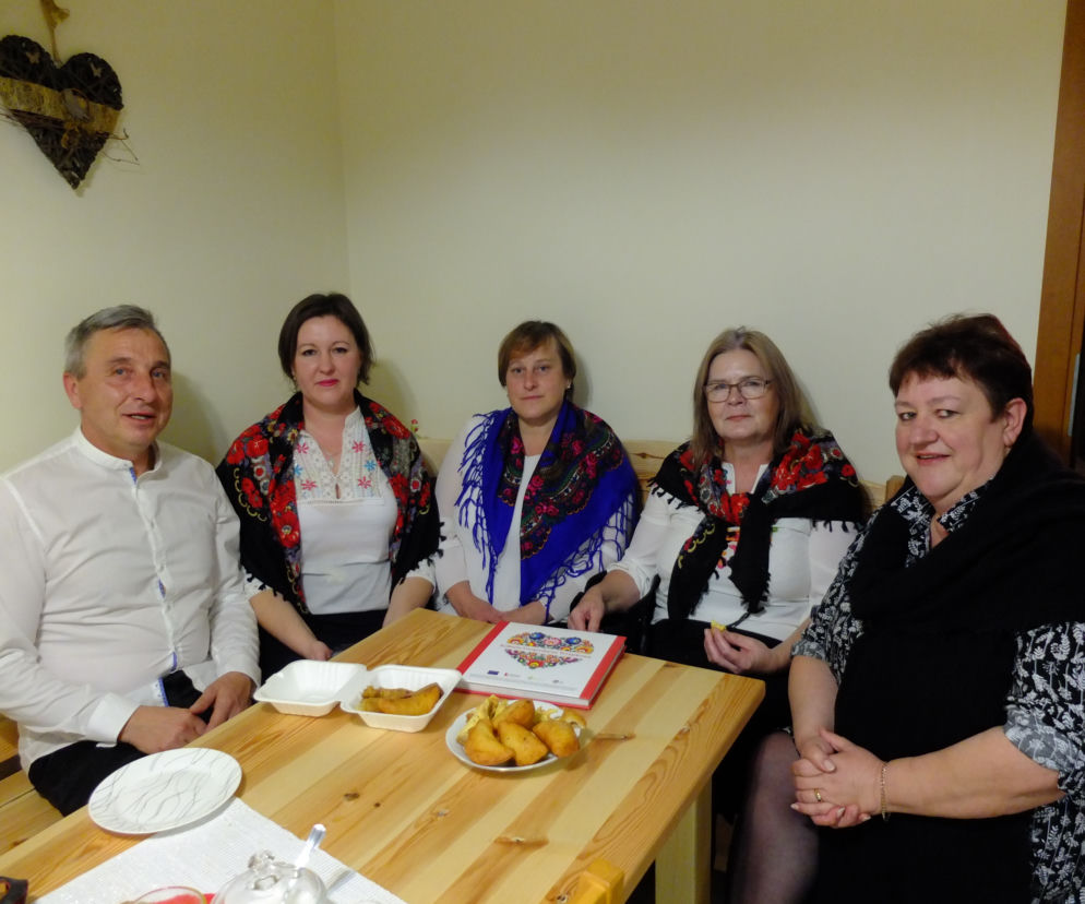 Karmimy pierogami naszych obrońców