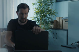 Barwy szczęścia, odcinek 3272: Policja odzyska nagranie z mieszkania Stefaniaka! Kodur zrobi wszystko, by pomóc Soni po zabójstwie Roberta – ZDJĘCIA