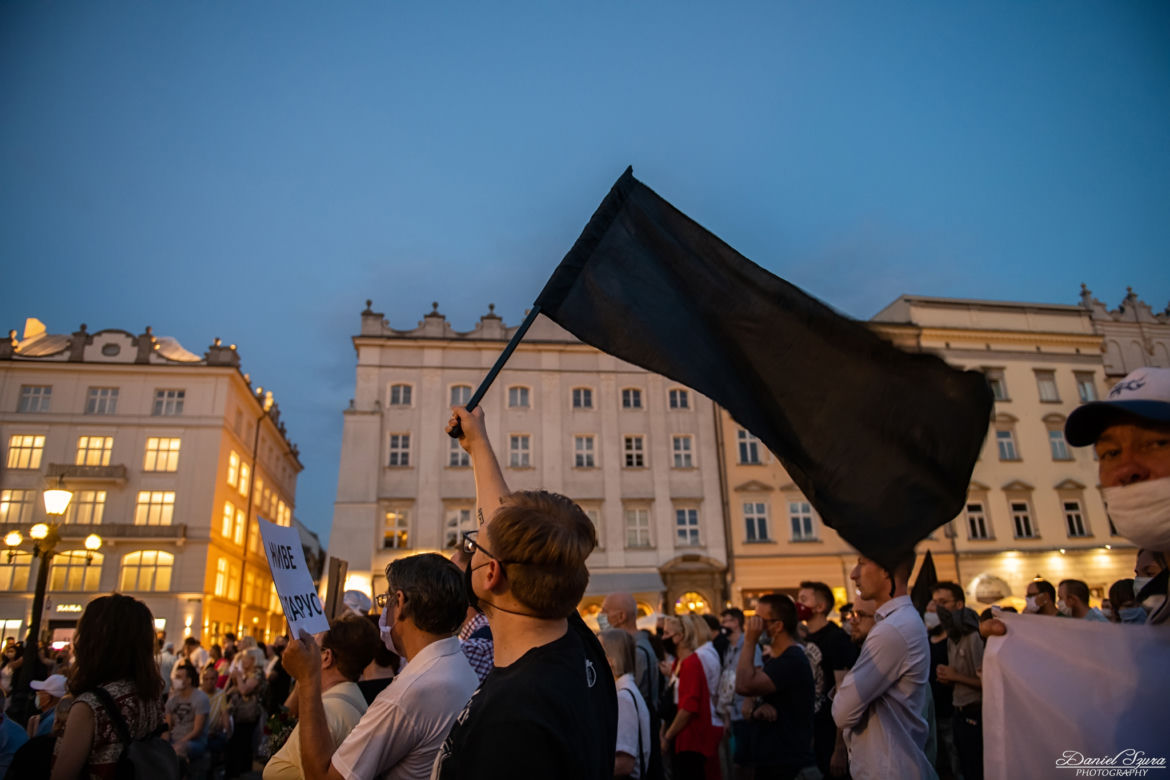 Manifestacja Białorusinów na rynku w Krakowie. "Precz z Łukaszenką!"