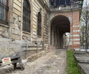 Pałac w Pilicy, wspaniała rezydencja która od dekad popada w ruinę
