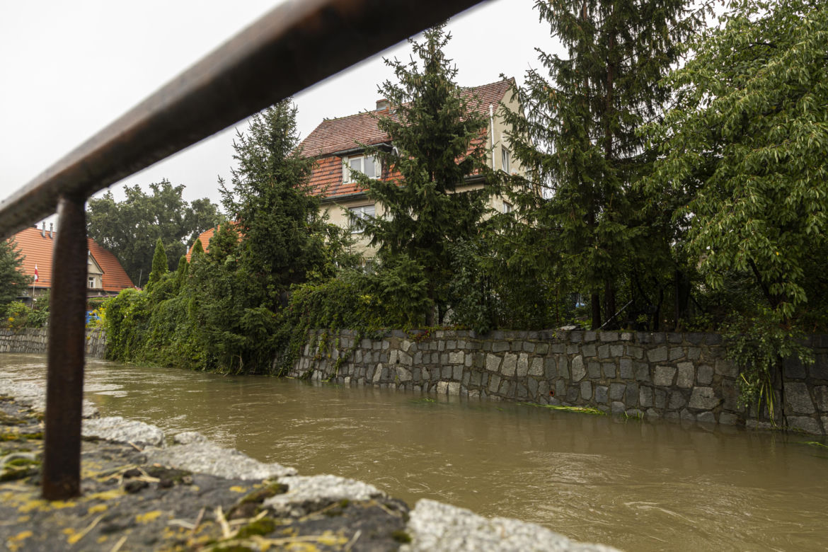Prawie 500 interwencji straży pożarnej, 100 podtopionych gospodarstwtom