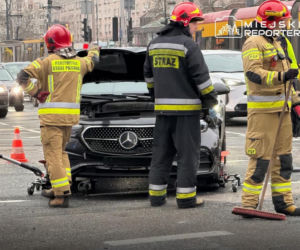 Jechali do wykolejonego tramwaju, doszło do wypadku. Trzy osoby ranne