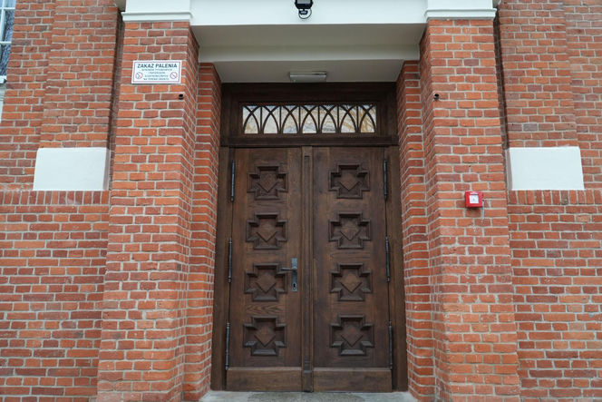 Ta zabytkowa szkoła ma ponad 100 lat. Po latach starań odzyskała blask