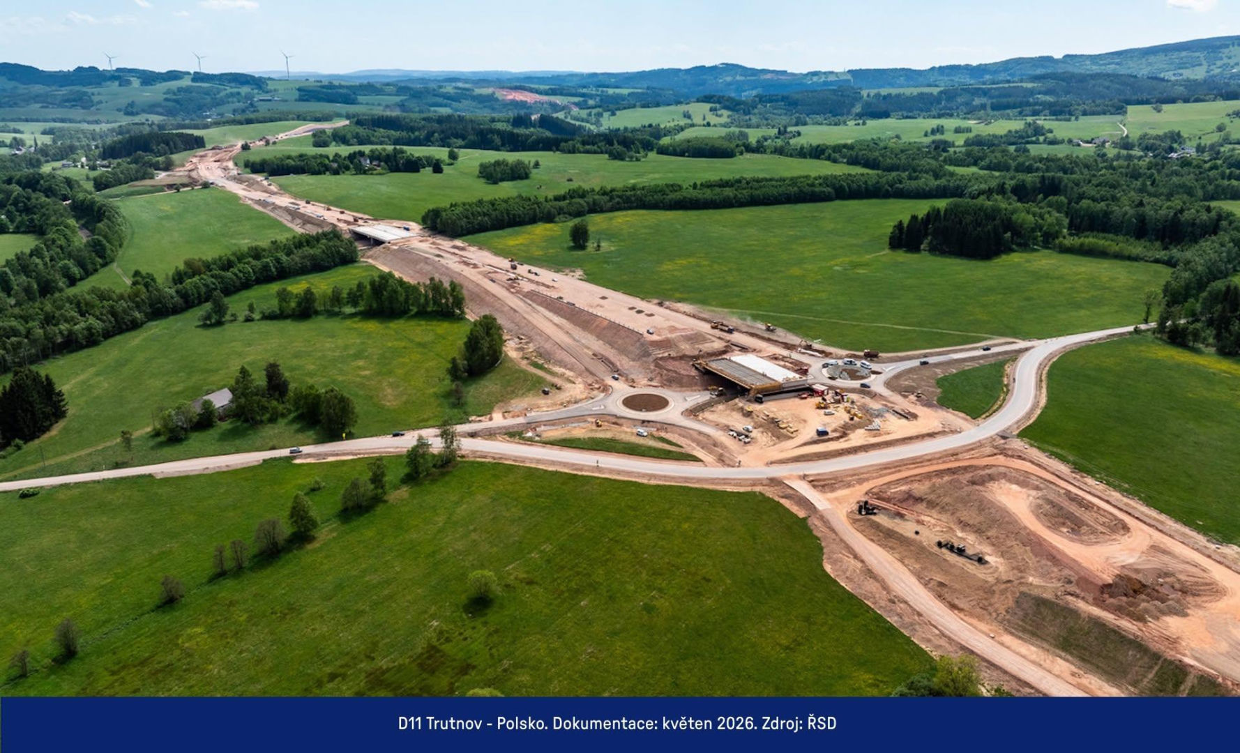 Czesi asfaltują D11 przy granicy z Polską