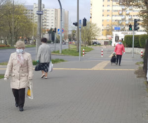 W czwartek został wprowadzony obowiązek zakrywania ust i nosa. 