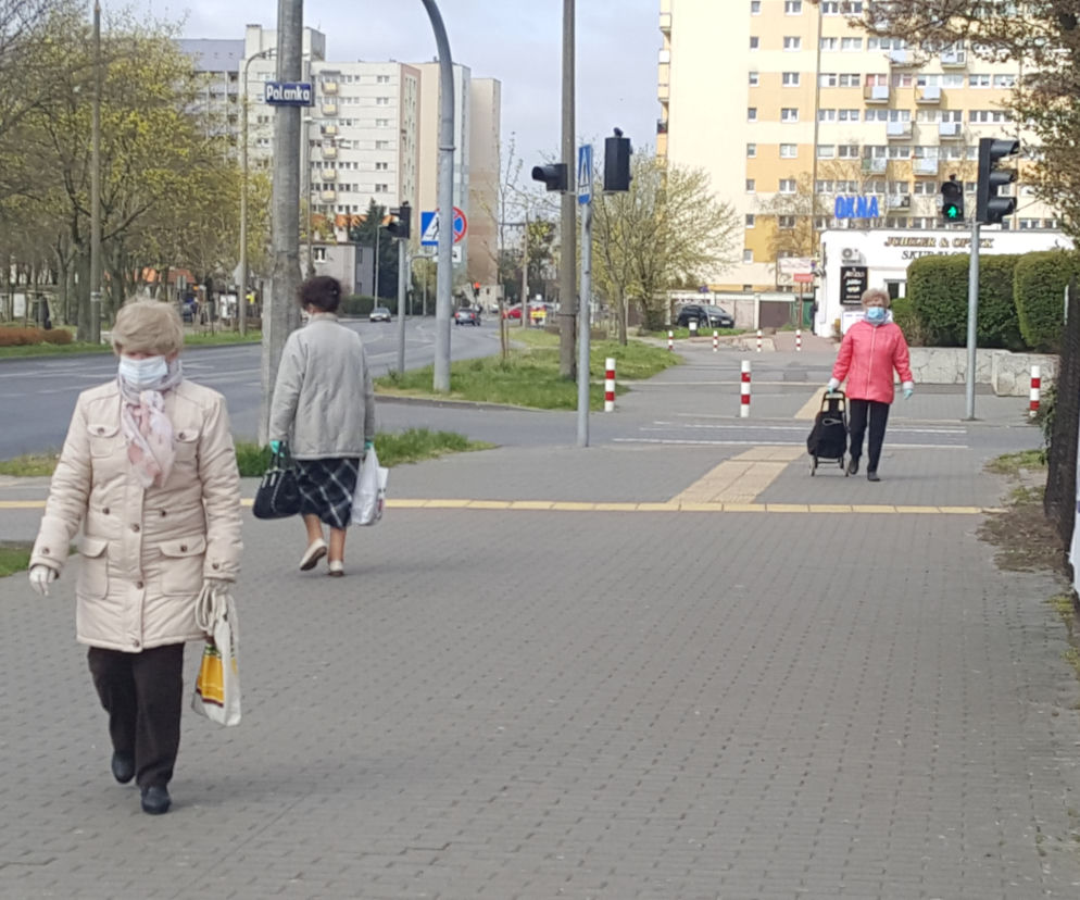 W czwartek został wprowadzony obowiązek zakrywania ust i nosa. 