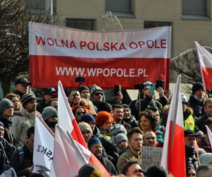 Marsz o wolność w Katowicach. Tak wyglądał liczny protest antycovidowców 