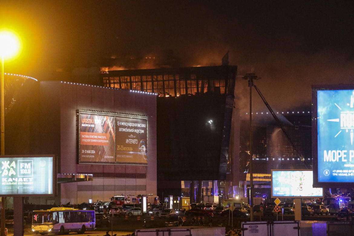 Kilkanaście osób zginęło, kilkadziesiąt rannych w strzelaninie w sali koncertowej pod Moskwą