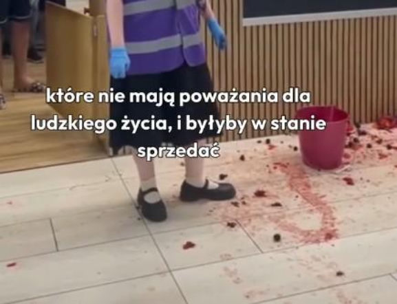Aktywiści zaatakowali kebab związany z Filipem Chajzerem