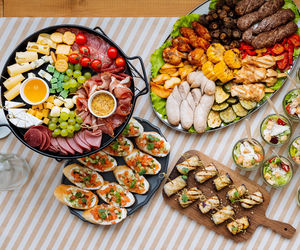 Co zrobić na andrzejki na szybko? Przekąski, które uratują każdą imprezę