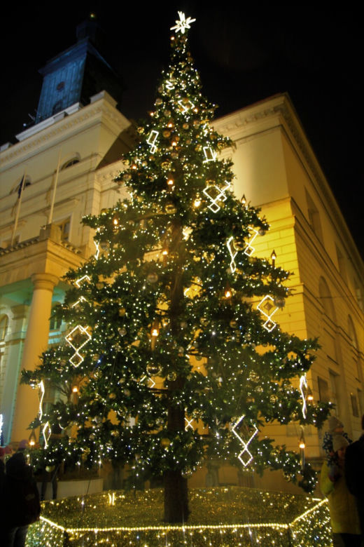 Lublin gotowy na święta! Świąteczne iluminacje już zdobią centrum miasta