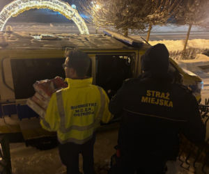 Polska sparaliżowana przez śnieg! Zamknięte drogi wojewódzkie, utrudnienia na S7 i kolei