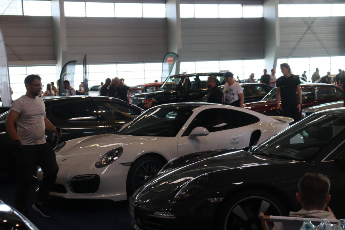 Retro Motor Show rozpoczęte! Wyjątkowe samochody na MTP!