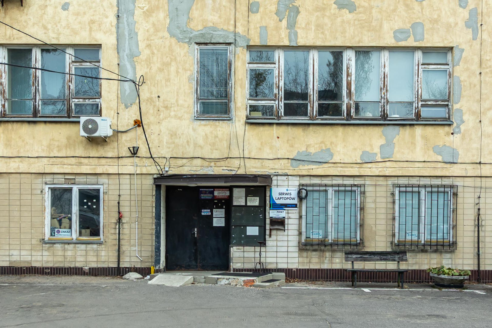 Dawna szkoła powszechna na Słomińskiego 1 w Warszawie