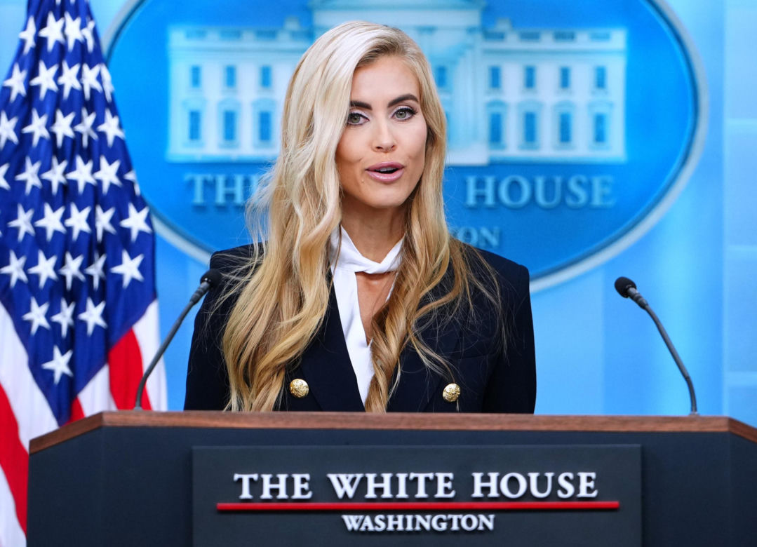 Media masakrują nową rzeczniczkę Trumpa! Piękna blondynka kocha się w prezydencie?