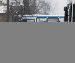 Sączów: Sanki wjechały pod autobus. 10-latek nie żyje, 8-latka w stanie ciężkim