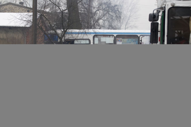 Sączów: Sanki wjechały pod autobus. 10-latek nie żyje, 8-latka w stanie ciężkim