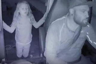 Kurier porwał 7-latkę i ją zabił! To zdjęcie przeraża