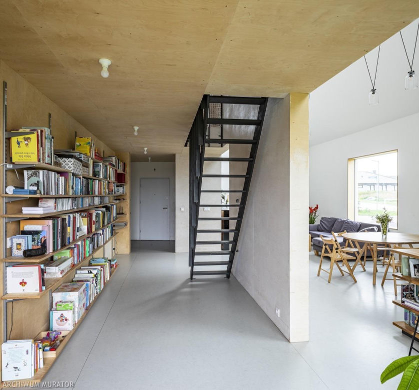Książki w domu. Regał, półka, a może coś innego. Biblioteka z pomysłem