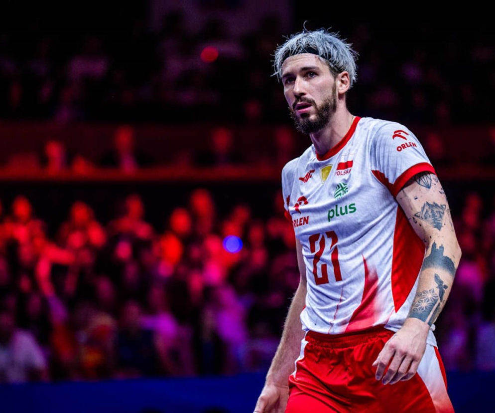 Siatkarz Tomasz Fornal w koszulce reprezentacji Polski. O sukcesie w Lidze Narodów przeczytasz na SE Supersport.