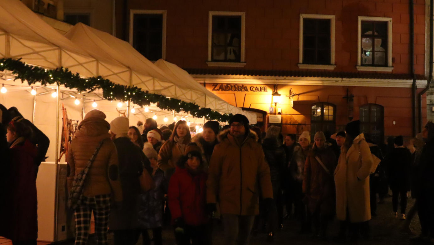 Zrobiło się bardzo świątecznie! Tak wyglądał Jarmark Bożonarodzeniowy w Lublinie [GALERIA]