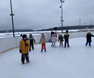 Lodowisko w Centrum Rekreacyjno-Sportowym Ukiel