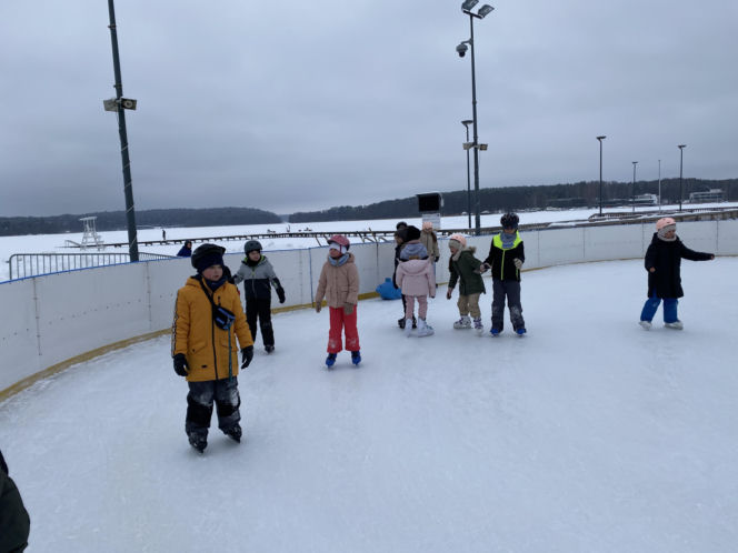 Lodowisko w Centrum Rekreacyjno-Sportowym Ukiel