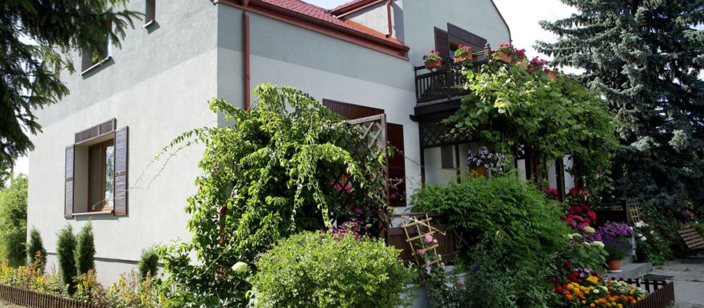 M jak miłość. Nowy dom Mostowiaków w Grabinie