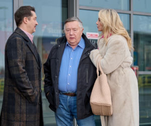 Na Wspólnej, odc. 4002. Włodek (Mieczysław Hryniewicz), Monika (Sylwia Gliwa), Bogdan (Wojciech Brzeziński)