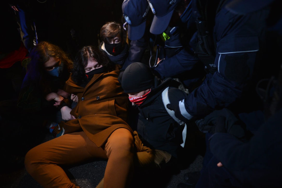 Manifestacja przed siedzibą MEN