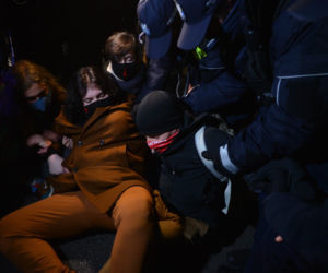 Manifestacja przed siedzibą MEN