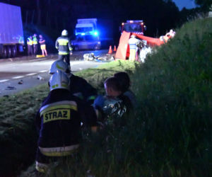Koszmarny wypadek na DK3. Auto odbijało się od TIR-ów jak resorak. Kierowca zmasakrowany