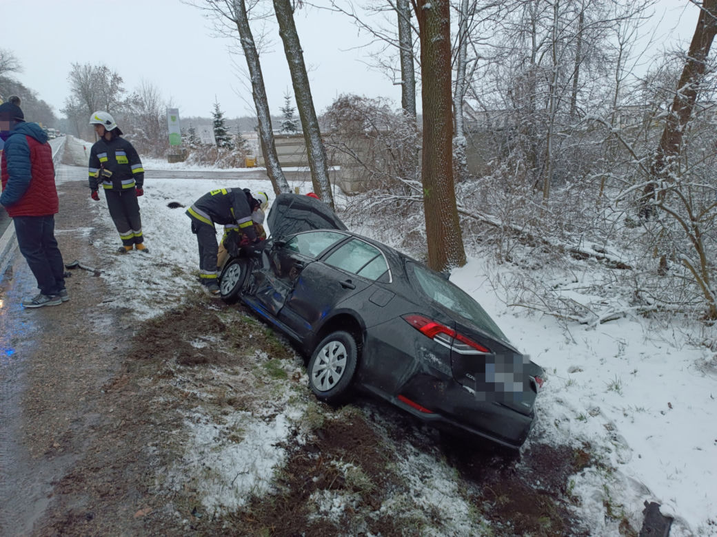  Kraksa trzech aut pod Siedlcami, dwie osoby poważnie ranne