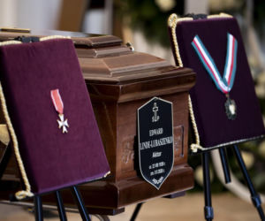 Tak wygląda teraz grób Edwarda Linde-Lubaszenko