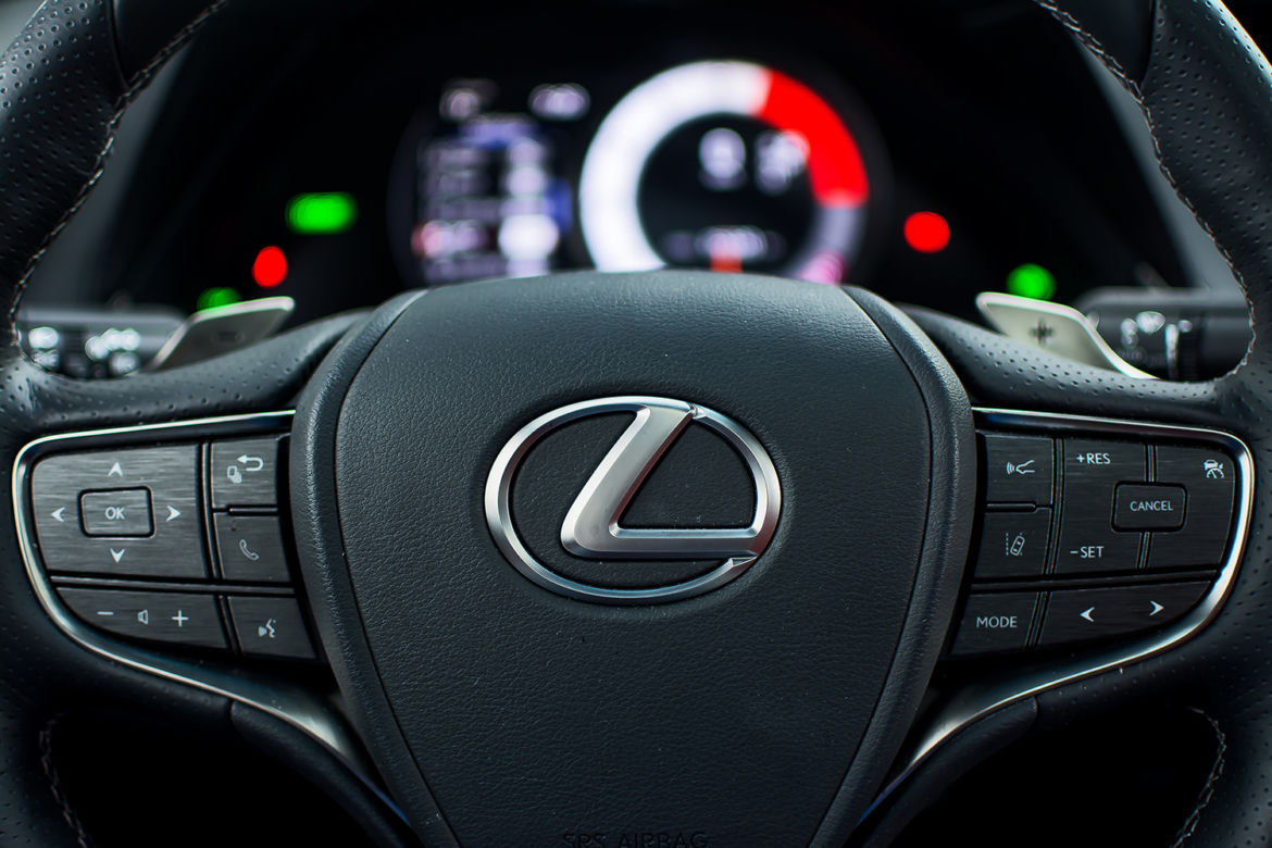 Lexus LS500h F-Sport