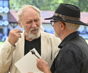 No to sobie pojeździli! Andrzej Seweryn w karocy jak hrabia! I zastęp gwiazd: Krakowska, Korcz, Bohosiewicz, Dowbor