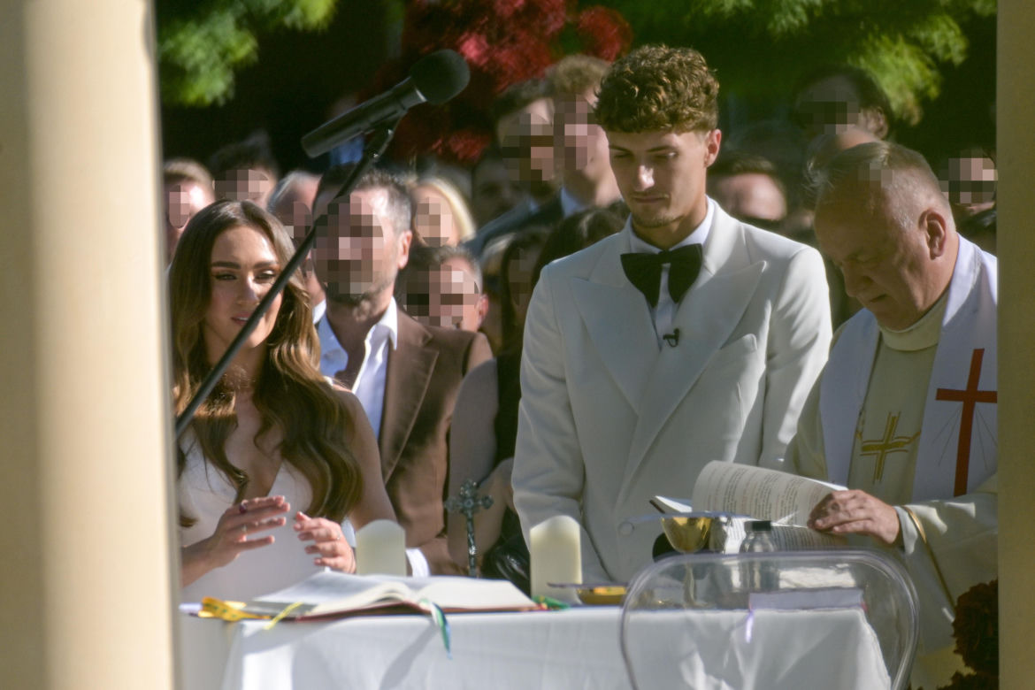 Daria Syta i Igor Grobelny wzięli dziś ślub. Suknia panny młodej wyglądała pięknie!