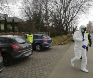18-latek zarąbał rodziców i siedmioletniego braciszka