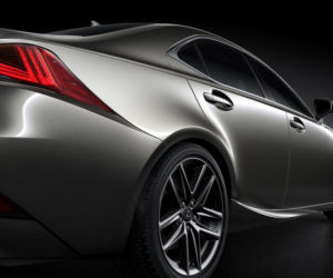 Lexus IS 200t lifting 2017