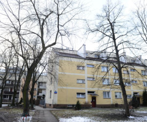 Grasują z odurzającymi maseczkami!? Mieszkańcy Pragi przerażeni. Spółdzielnia ostrzega przed zuchwałymi złodziejami