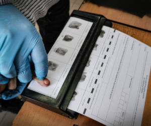 Złodzieje masowo kradli katalizatory z zaparkowanych aut