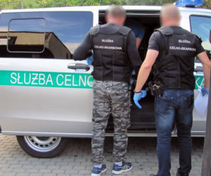 Gang oszustów ukradł ponad 150 mln zł. Ściągali towary z Azji  [ZDJĘCIA, WIDEO]