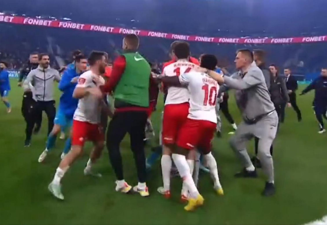 Maciej Rybus wziął udział w bijatyce podczas meczu