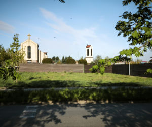 Gronowo osiedle przed kościołem